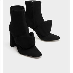 Zara Leather ankle boots with ruffle detail sz 9